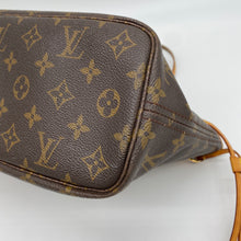 Load image into Gallery viewer, Louis Vuitton Neverfull PM Monogram