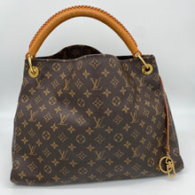 Load image into Gallery viewer, Louis Vuitton Artsy MM Monogram