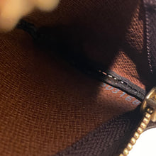 Load image into Gallery viewer, Louis Vuitton Key Pouch Monogram