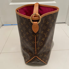 Load image into Gallery viewer, Louis Vuitton Delightful MM Monogram Pivoine