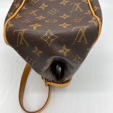 Load image into Gallery viewer, Louis Vuitton Batignolles Monogram