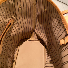 Load image into Gallery viewer, Louis Vuitton Neverfull MM Monogram
