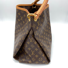 Load image into Gallery viewer, Louis Vuitton Artsy MM Monogram