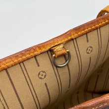 Load image into Gallery viewer, Louis Vuitton Neverfull PM Monogram
