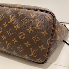 Load image into Gallery viewer, Louis Vuitton Neverull MM World Tour