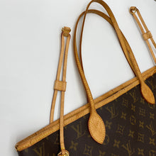 Load image into Gallery viewer, Louis Vuitton Nevefull MM Monogram