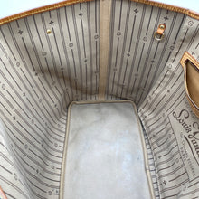 Load image into Gallery viewer, Louis Vuitton Neverfull GM Monogram