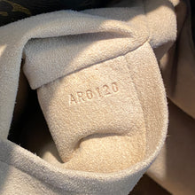 Load image into Gallery viewer, Louis Vuitton Artsy MM Monogram