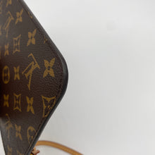 Load image into Gallery viewer, Louis Vuitton Neverfull MM Clutch Pochette Wristlet Monogram