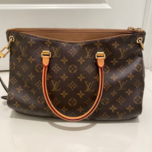 Load image into Gallery viewer, Louis Vuitton Pallas MM Monogram