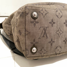 Load image into Gallery viewer, Louis Vuitton Besace Impression Khaki