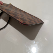 Load image into Gallery viewer, Louis Vuitton Neverfull MM Clutch Pochette