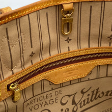 Load image into Gallery viewer, Louis Vuitton Neverfull PM Monogram
