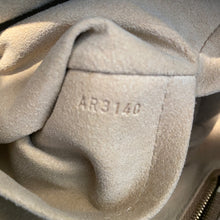 Load image into Gallery viewer, Louis Vuitton Artsy MM Monogram