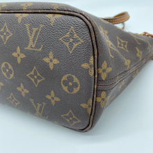 Load image into Gallery viewer, Louis Vuitton Neverfull PM Monogram
