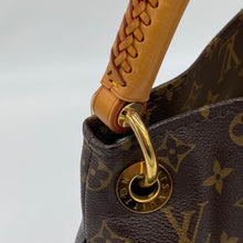 Load image into Gallery viewer, Louis Vuitton Artsy MM Monogram