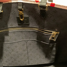 Load image into Gallery viewer, Louis Vuitton Crafty Onthego GM Creme Rouge