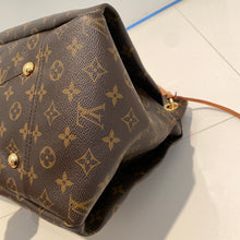 Load image into Gallery viewer, Louis Vuitton Artsy MM Monogram