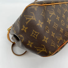 Load image into Gallery viewer, Louis Vuitton Batignolles Horizontal Monogram