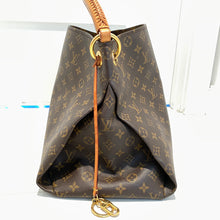 Load image into Gallery viewer, Louis Vuitton Artsy MM Monogram