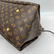 Load image into Gallery viewer, Louis Vuitton Artsy MM Monogram