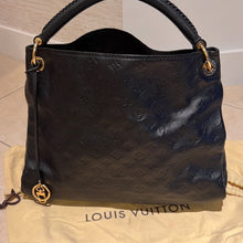 Load image into Gallery viewer, Louis Vuitton Artsy MM Empeinte Noir Black