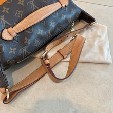 Load image into Gallery viewer, Louis Vuitton Bumbag Fanny Pack Monogram