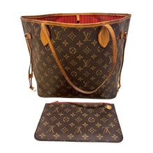 Load image into Gallery viewer, Louis Vuitton Neverfull MM and Clutch
