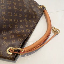 Load image into Gallery viewer, 2018 Louis Vuitton Artsy MM Monogram
