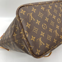 Load image into Gallery viewer, Louis Vuitton Nevefull MM Monogram
