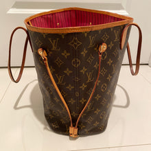 Load image into Gallery viewer, Louis Vuitton Neverfull MM Pivoine
