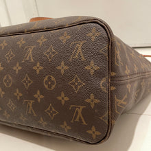 Load image into Gallery viewer, Louis Vuitton Neverfull MM Monogram
