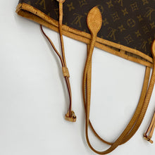 Load image into Gallery viewer, Louis Vuitton Nevefull MM Monogram
