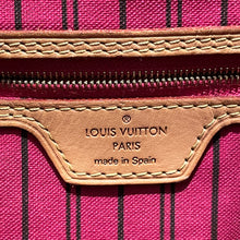 Load image into Gallery viewer, Louis Vuitton Neverfull MM Pivoine
