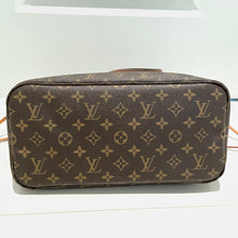 Load image into Gallery viewer, Louis Vuitton Neverfull MM Pivoine
