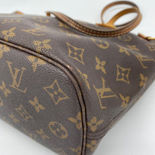 Load image into Gallery viewer, Louis Vuitton Neverfull PM Monogram
