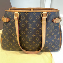 Load image into Gallery viewer, Louis Vuitton Batignolles Monogram
