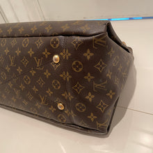 Load image into Gallery viewer, Louis Vuitton Artsy MM Monogram
