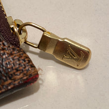 Load image into Gallery viewer, Louis Vuitton Neverfull Pochette Clutch
