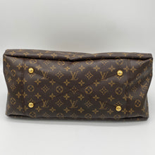 Load image into Gallery viewer, Louis Vuitton Artsy MM Monogram
