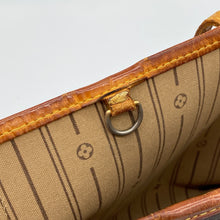 Load image into Gallery viewer, Louis Vuitton Neverfull PM Monogram
