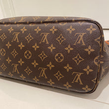 Load image into Gallery viewer, Louis Vuitton Neverfull MM Pivoine
