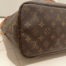 Load image into Gallery viewer, Louis Vuitton Neverfull MM Monogram
