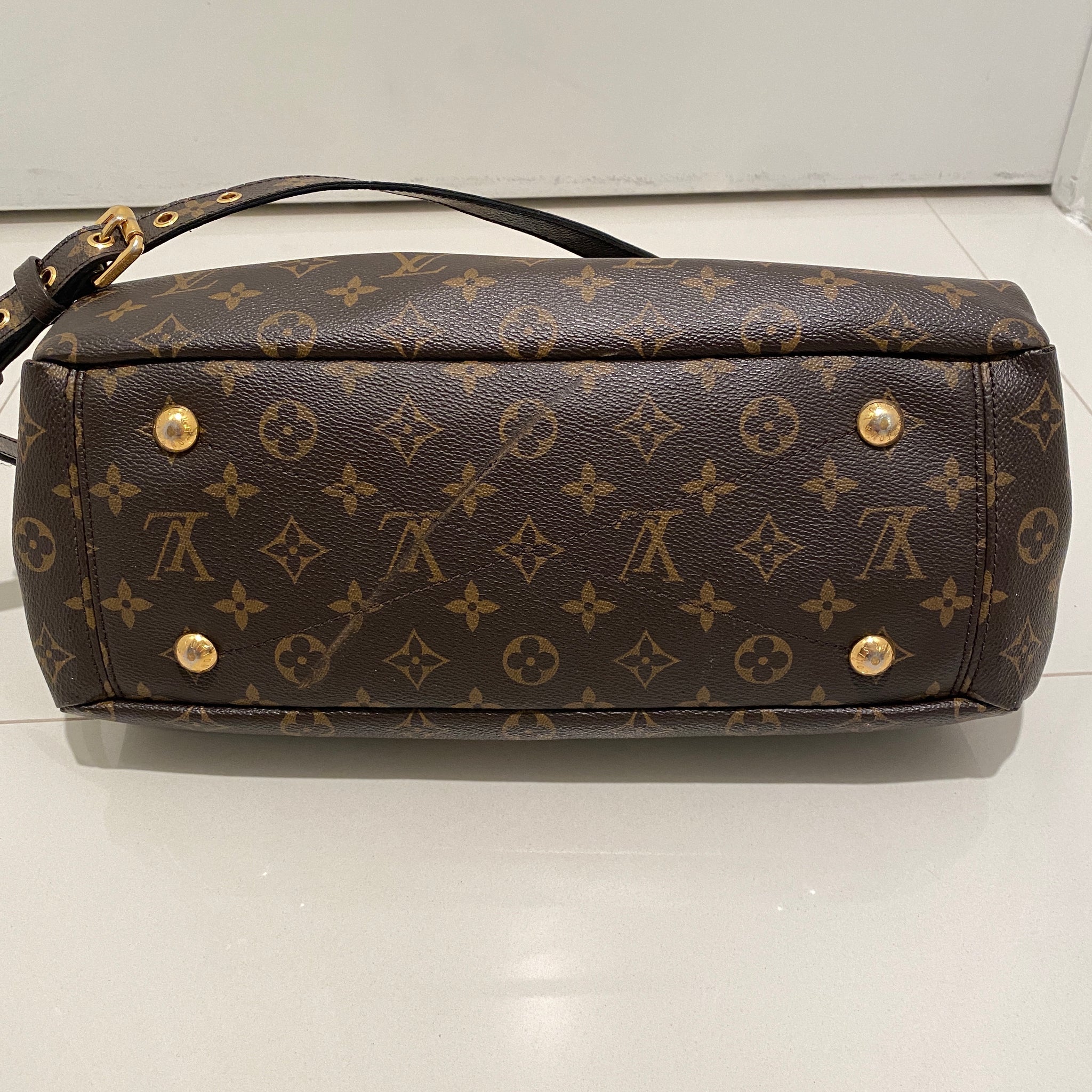 Louis Vuitton Pallas MM Monogram – Luxi Bags