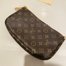 Load image into Gallery viewer, Louis Vuitton Multi Pochette Accessoires Rose
