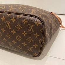 Load image into Gallery viewer, Louis Vuitton Neverfull MM Pivoine
