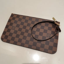 Load image into Gallery viewer, Louis Vuitton Neverfull Clutch Pochette
