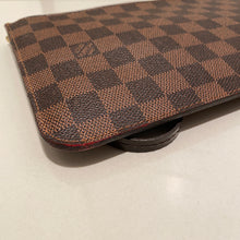 Load image into Gallery viewer, Louis Vuitton Neverfull Pochette Clutch
