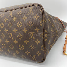 Load image into Gallery viewer, Louis Vuitton Neverfull GM Monogram
