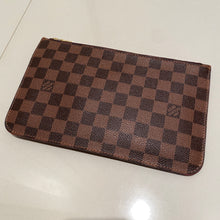 Load image into Gallery viewer, Louis Vuitton Neverfull Pochette Clutch
